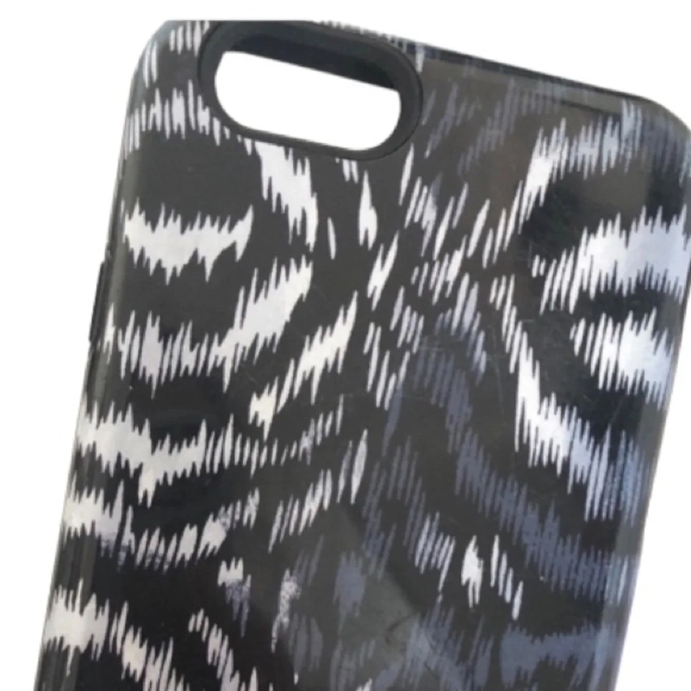 Roberto Cavalli animal print iPhone 6/7/8 Case Bundle set of 2 like new